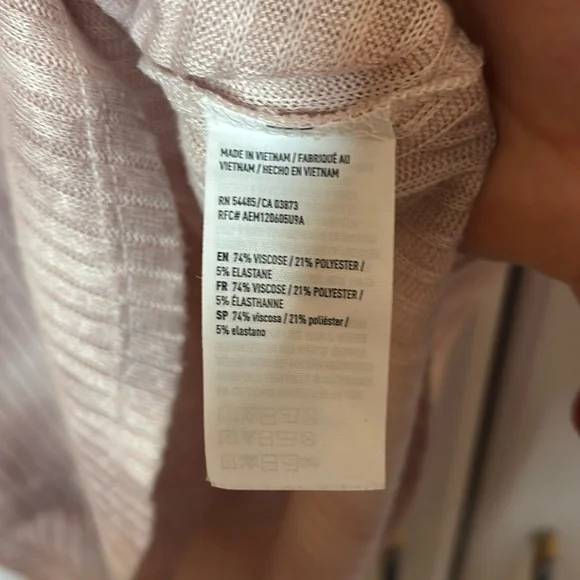 AE Soft and Sexy Shirt (M) - Picture 4 of 4